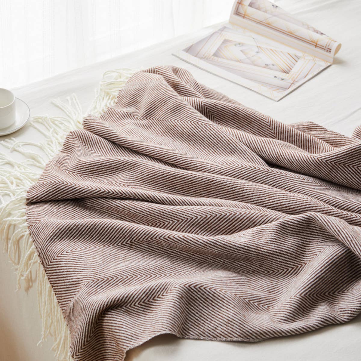 Ven Jacquard Tassel Throw Blanket_Cwmm1472