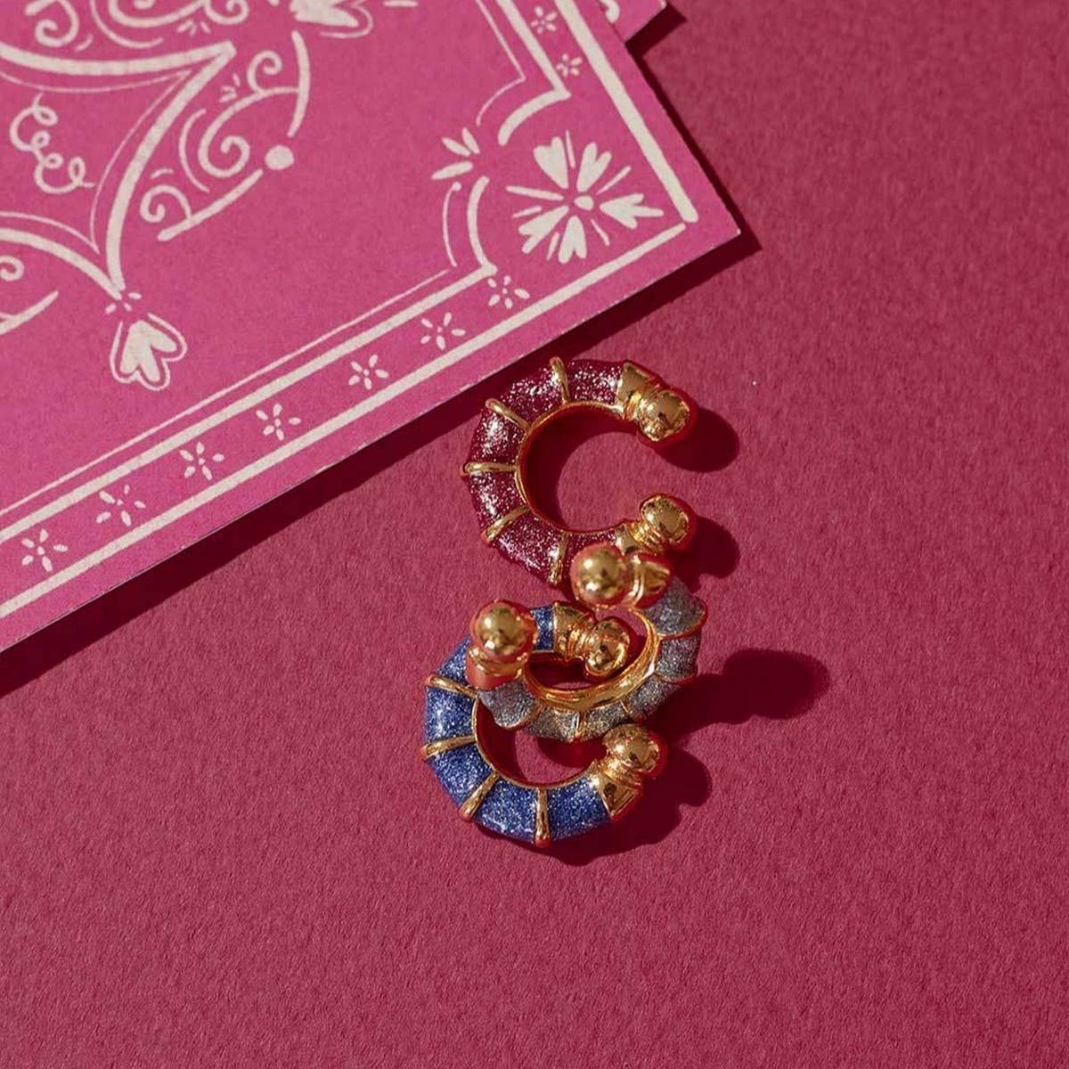 ELEGANT DOPAMINE GLITTER HOOP EARRINGS FOR WOMEN_CWAJE5023