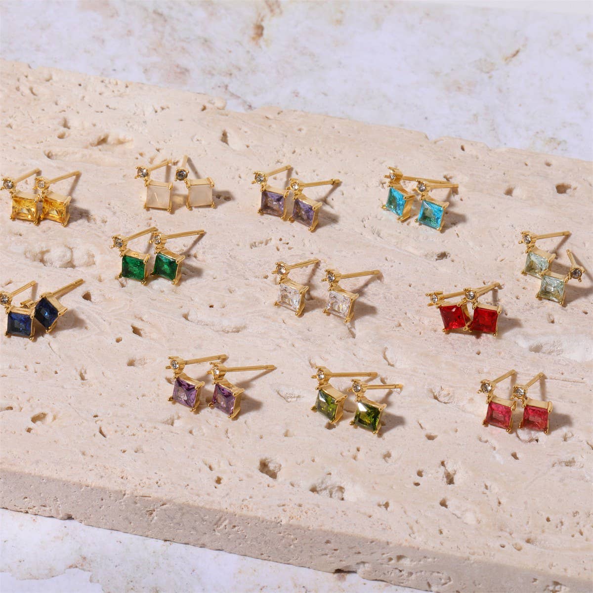 SIMPLE OPAL ZIRCON SMALL BONE STUD EARRINGS_CWMM5717