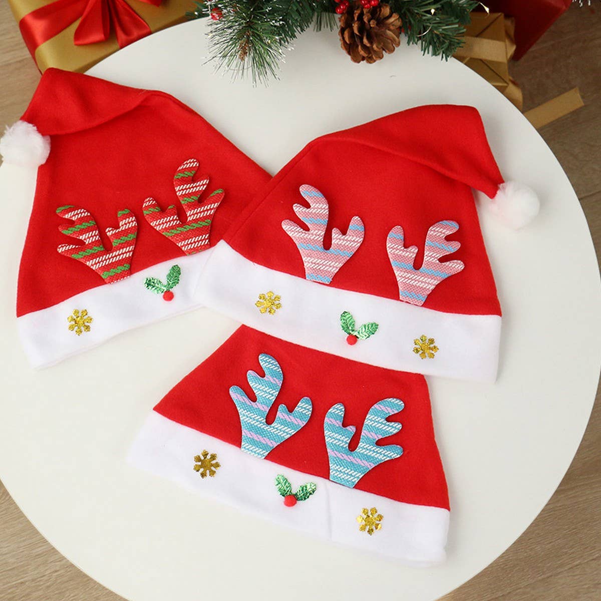 REINDEER GOLD VELVET SANTA HAT FOR CHRISTMAS_CWAJE05368