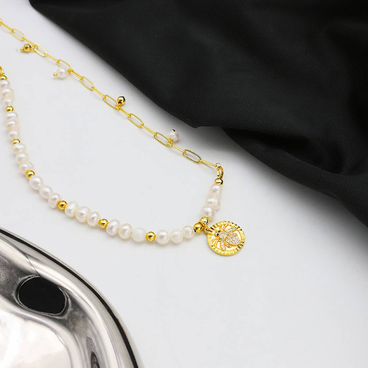 NEW RETRO NICHE PEARL PENDANT NECKLACE FOR WOMEN_CWAJE3843