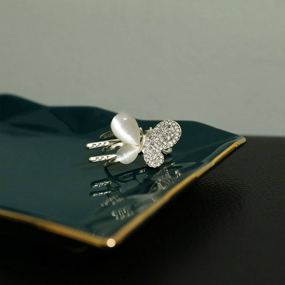 DELICATE BUTTERFLY HAIR CLAW SMALL SIDE BANG CLIP_CWAHA4667