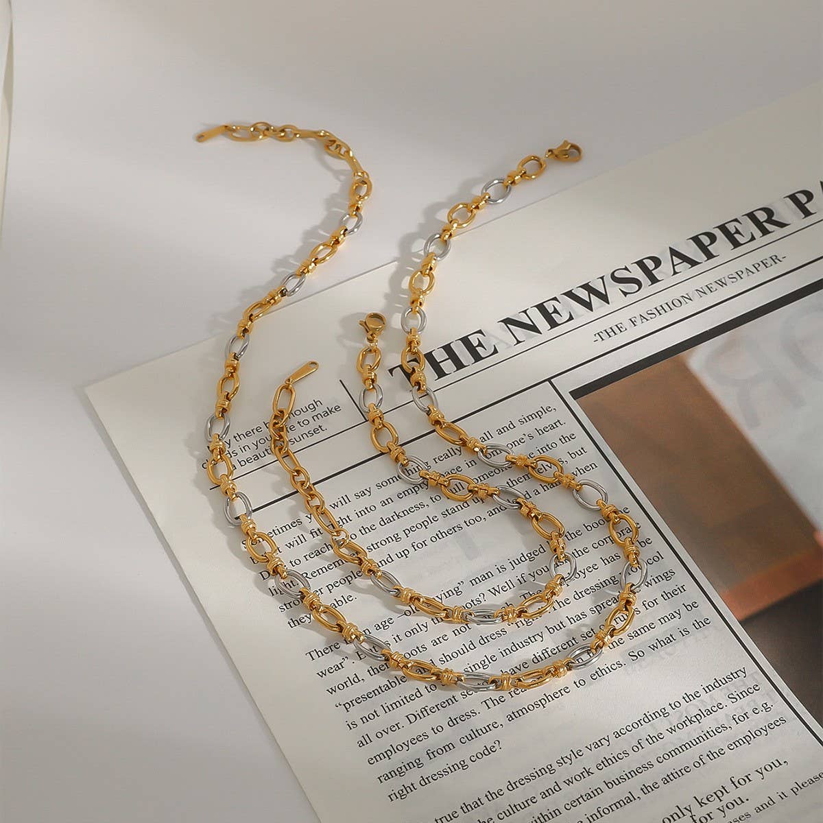 18K GOLD SILVER TWO TONE CROSS CLASP NECKLACE_CWAJE4860