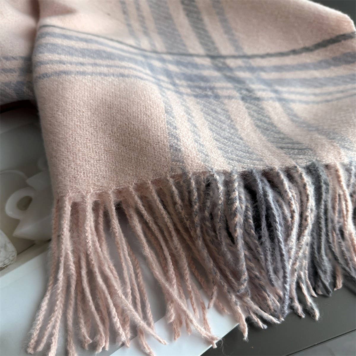 Minimal Plaid Soft Cashmere Feel Winter Scarf_Cwasc03246
