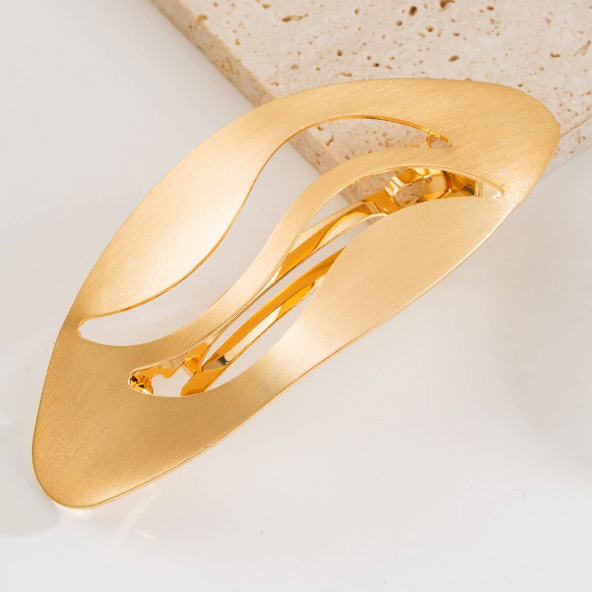 GLOSSY GEOMETRIC METAL SPRING HAIR CLAW CLIP_CWAHA6197