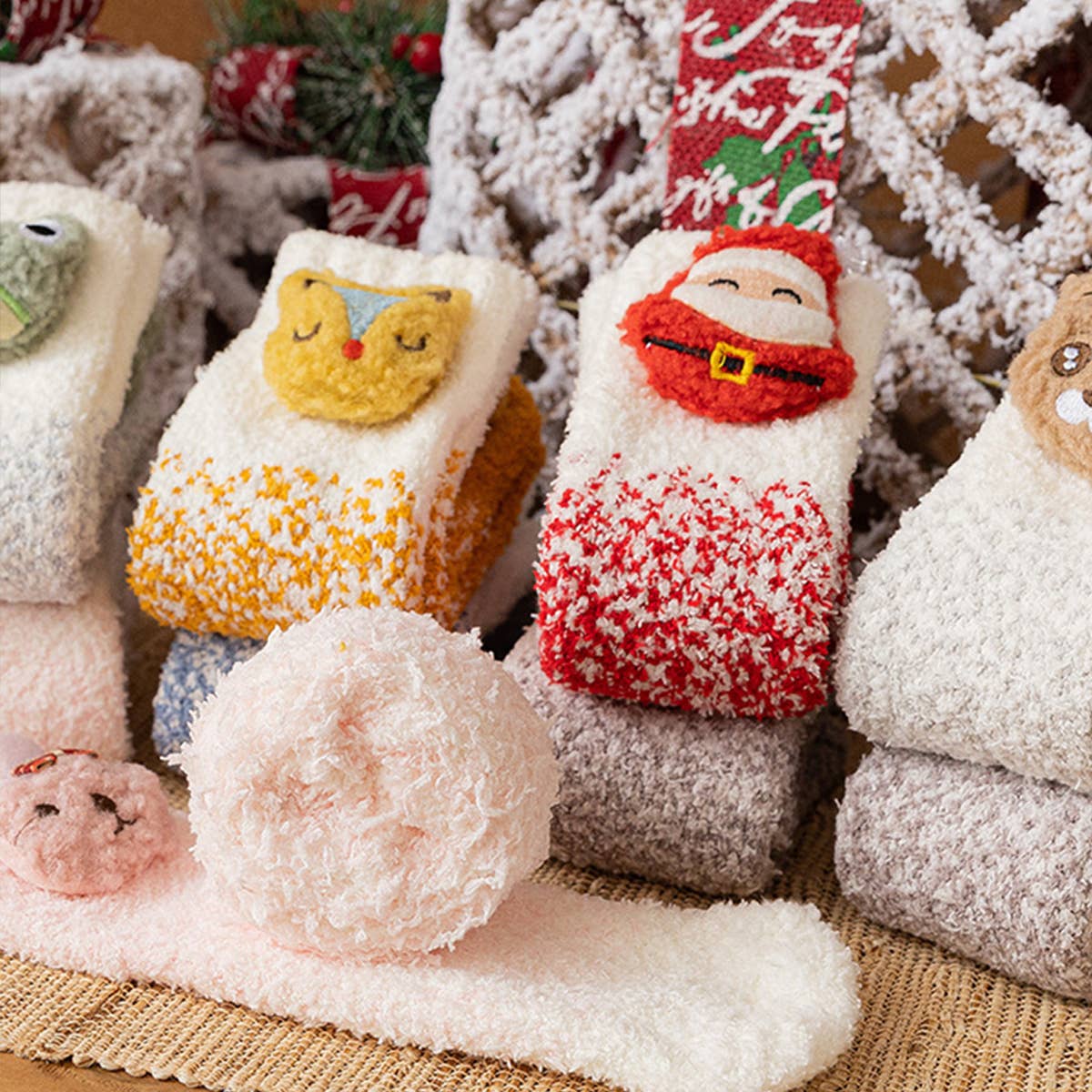 PLUSH MIDDLE TUBE CHRISTMAS SOCKS GIFT BOX_CWMS0768