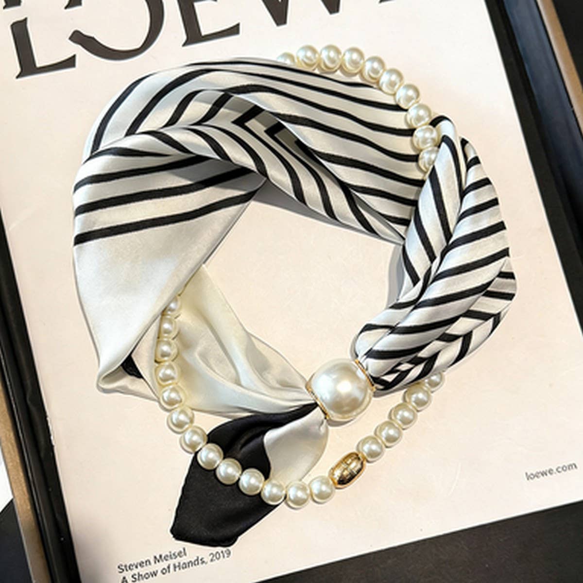Ivory Pearl Magnetic Skinny Neck Scarf_Cwasc03933