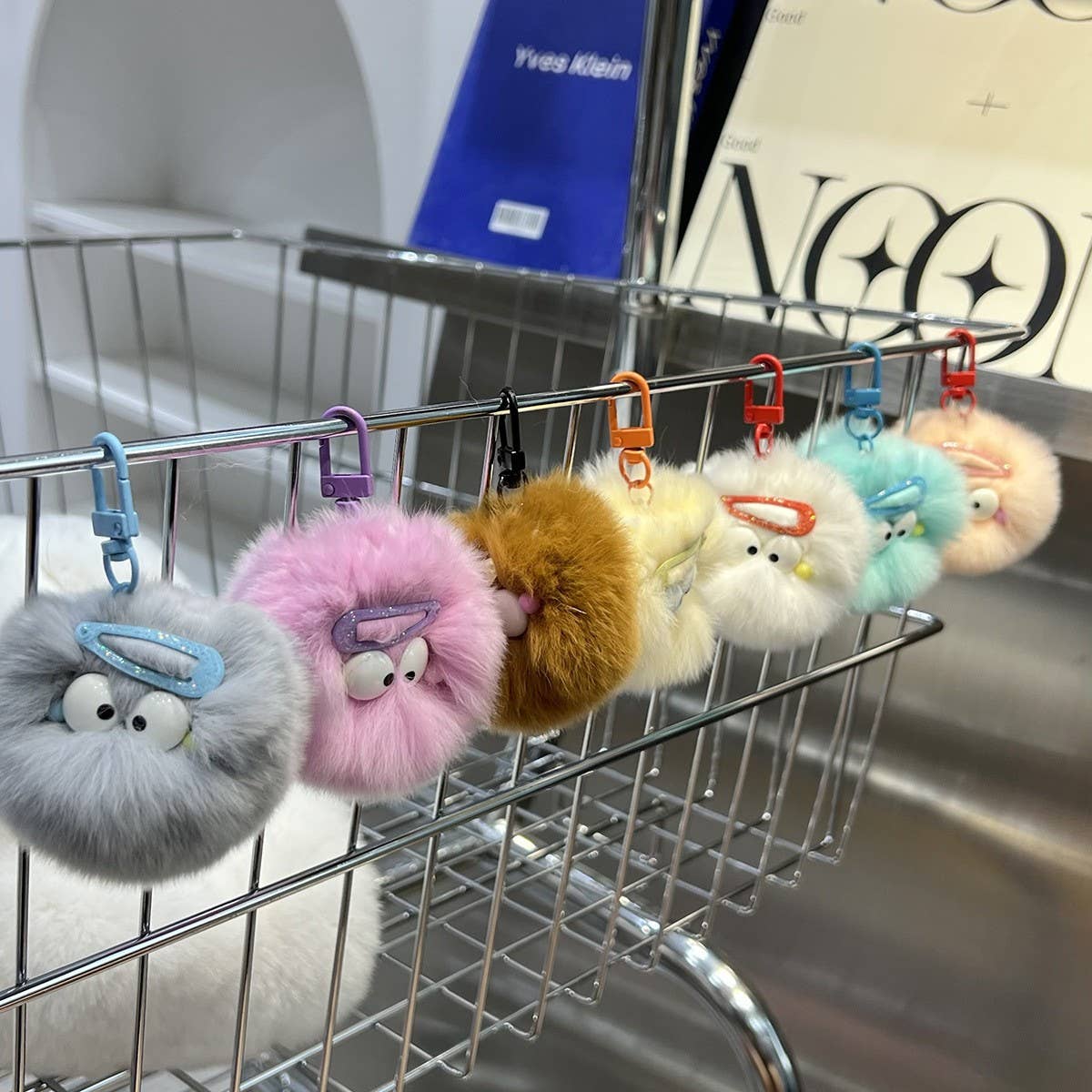 CUTE HAIRPIN SMALL FUR BALL KEYCHAIN PENDANT_CWMM2603