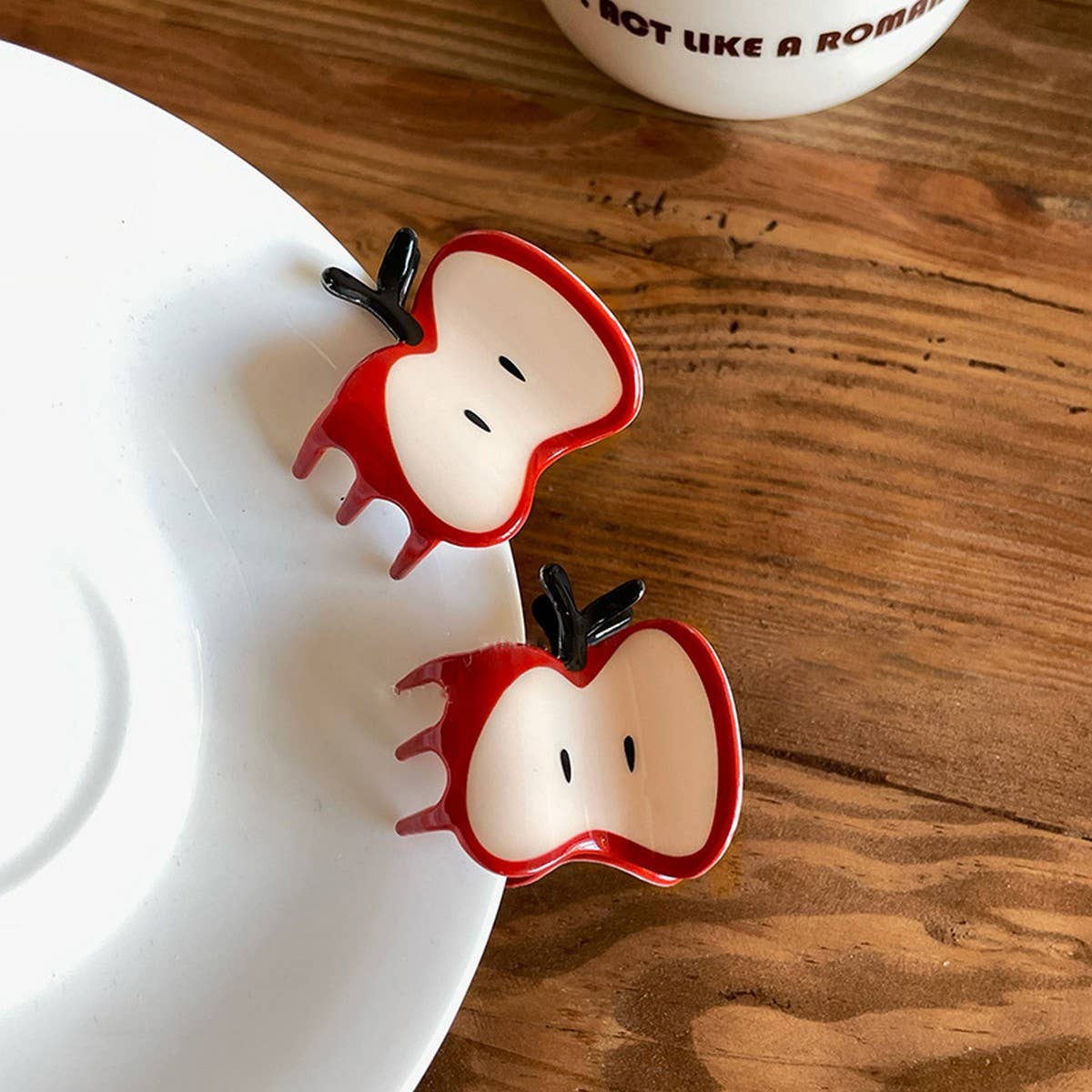 SWEET AND CUTE RED APPLE CLAW SHARK CLIP_CWAHA3968