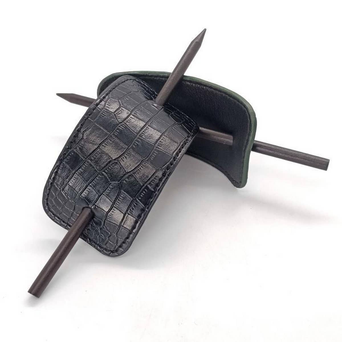 ELEGANT VINTAGE CROC PATTERN HAIR STICK_CWAHA6384