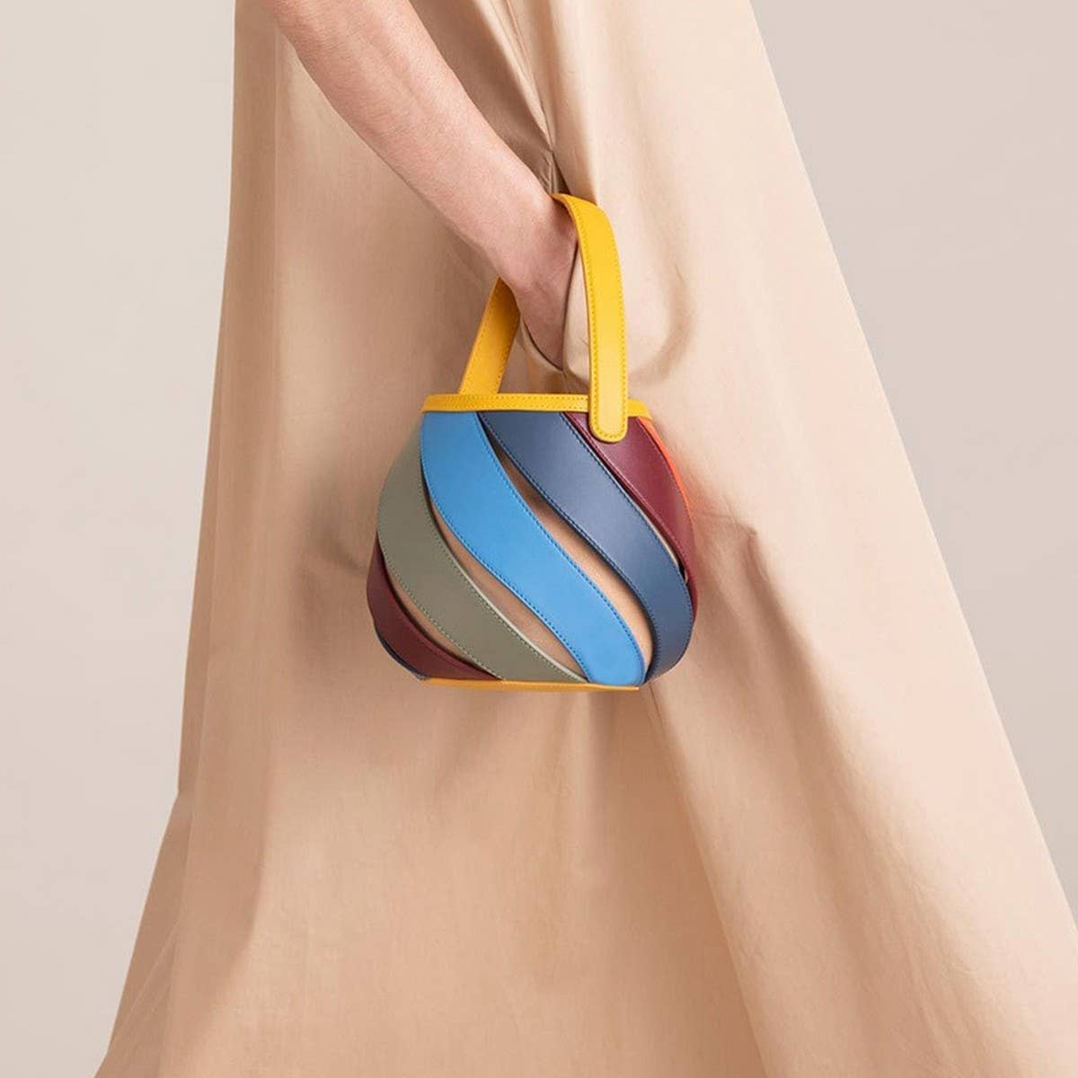 CYLINDRICAL CONTRASTING COLOR PATCHWORK BUCKET BAG_CWAB1929