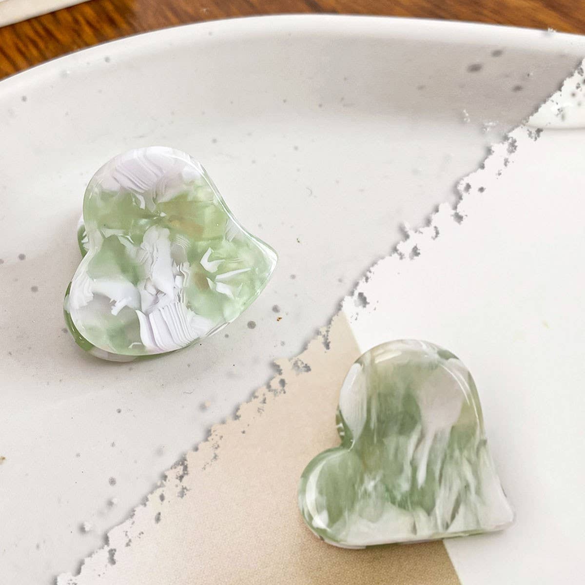 MINI HEART ACETATE CLAW CLIP ELEGANT SIDE CLIP_CWAHA0732