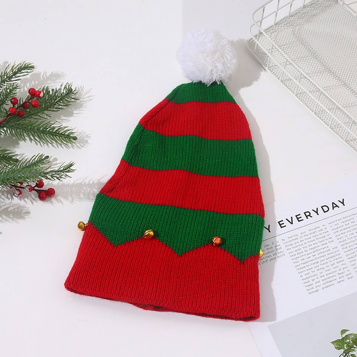 Cwah04352_Red White Christmas Knit Beanie Hat