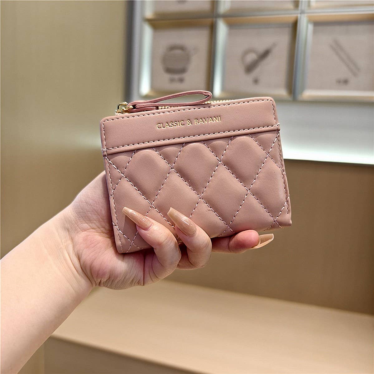 Minimalist Quilted Bifold Wallet With Card Slots_Cwab06231