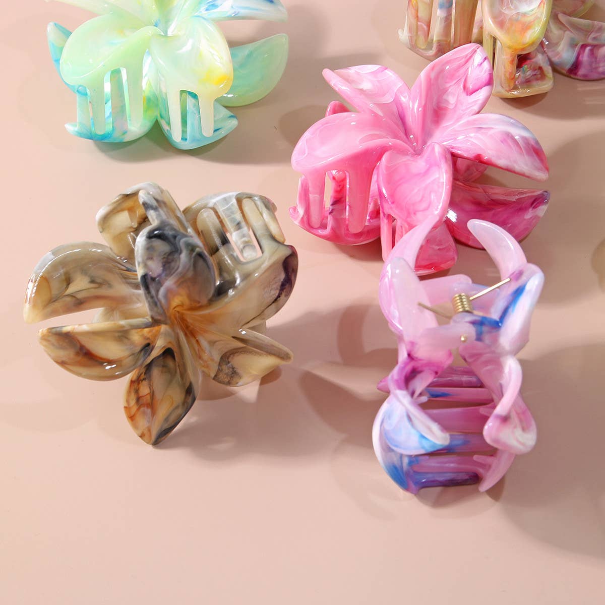 MARBLE FLOWER HAIR CLAW TWO TONE PETAL CLIP_CWAHA1040
