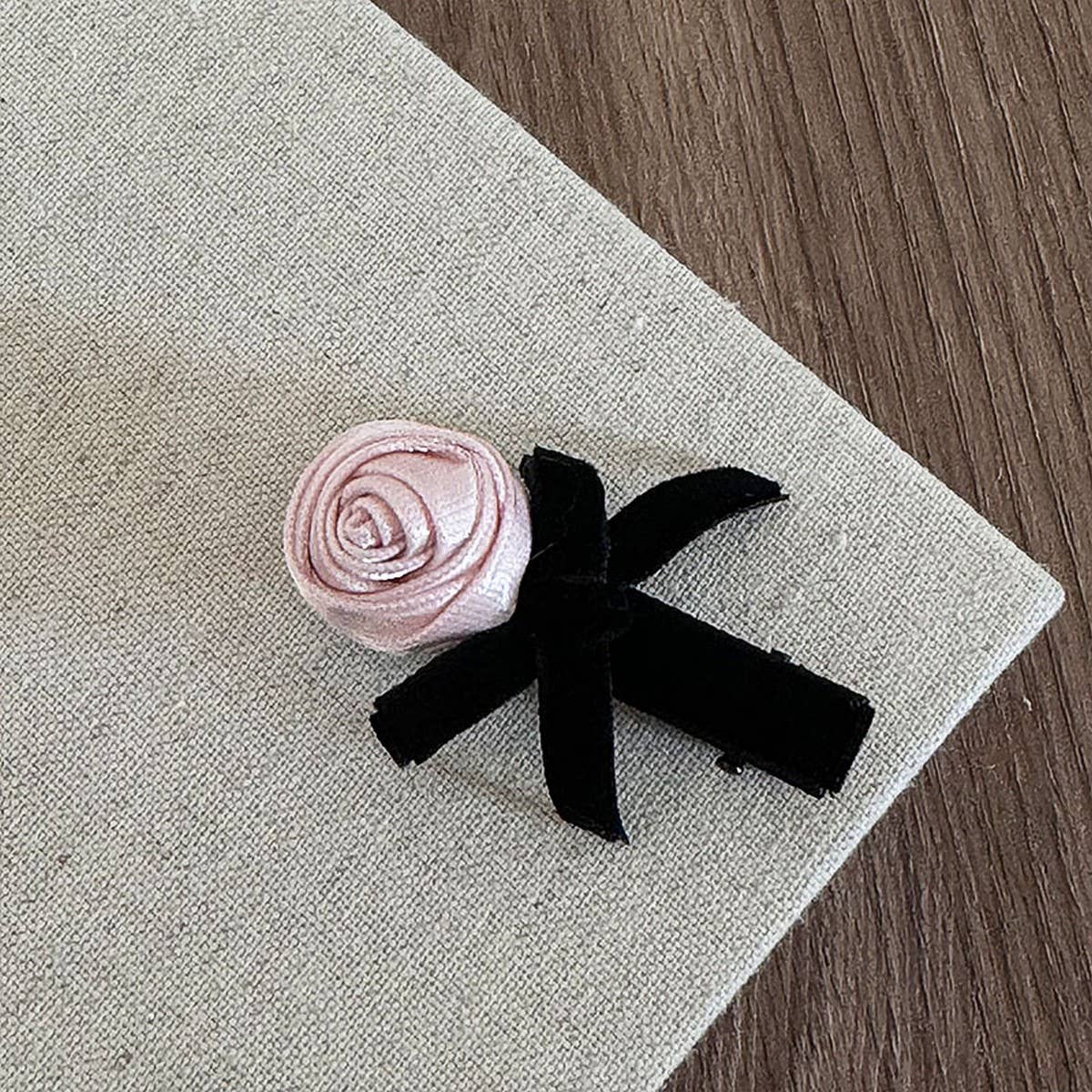 NEW PURE PINK ROSE BOW HAIRPIN_CWAHA4653
