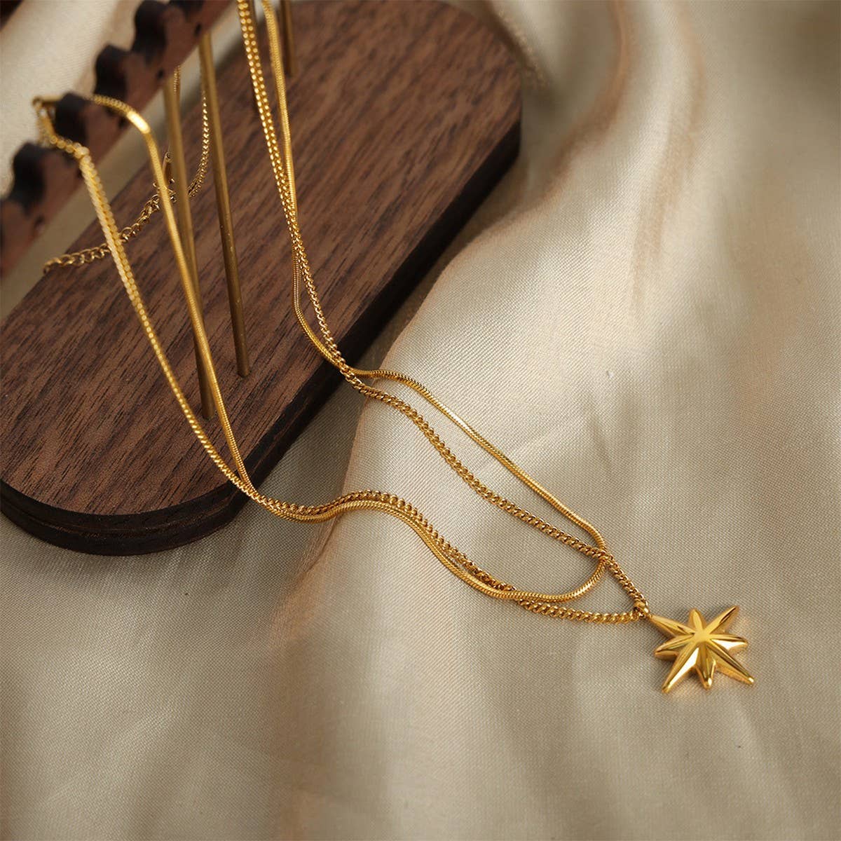 EIGHT POINTED STAR PENDANT DOUBLE LAYERED NECKLACE_CWAJE1087
