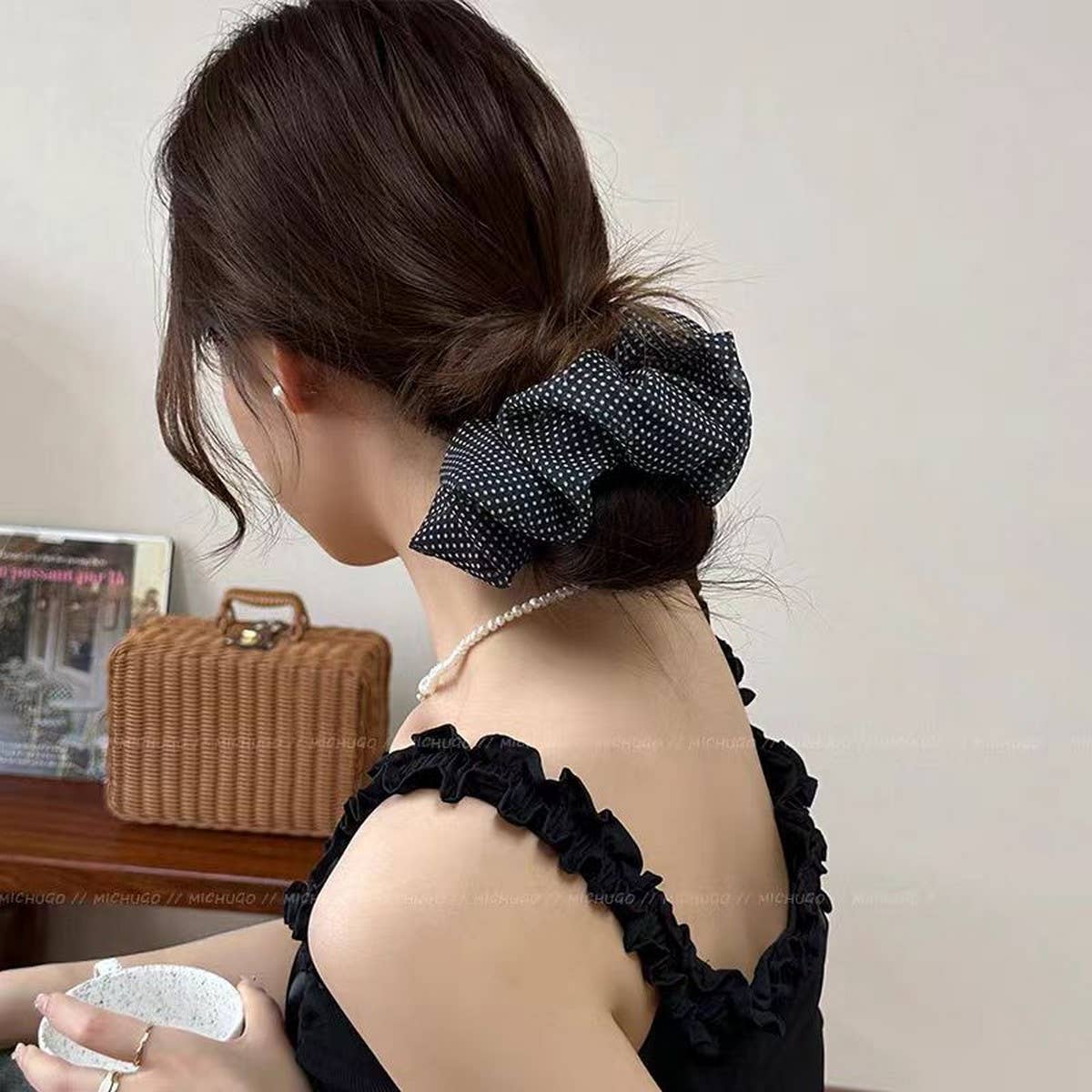 RETRO POLKA DOTS HAIR SCRUNCHIES_CWAHA2823