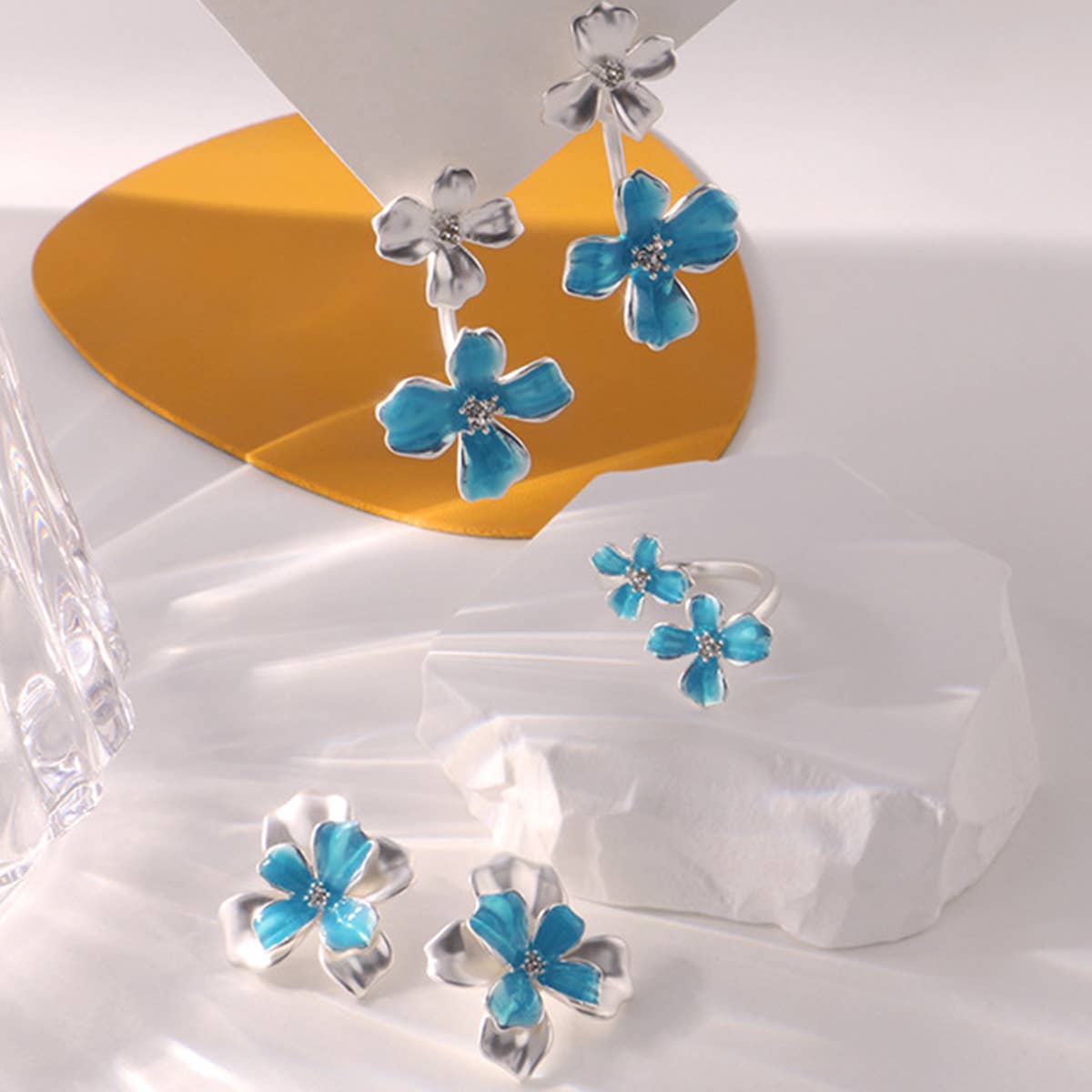 FLOWER DESIGN EARRINGS_CWAJE0460