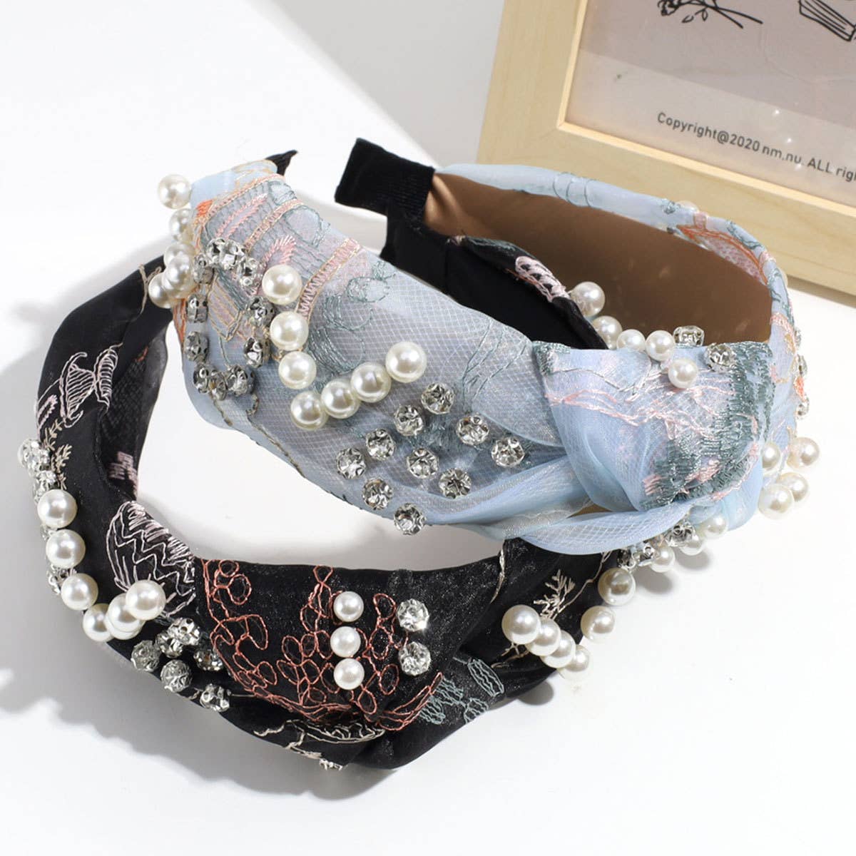 PEARL AND RHINESTONE EMBROIDERED KNOTTED HEADBAND_CWAHA2305