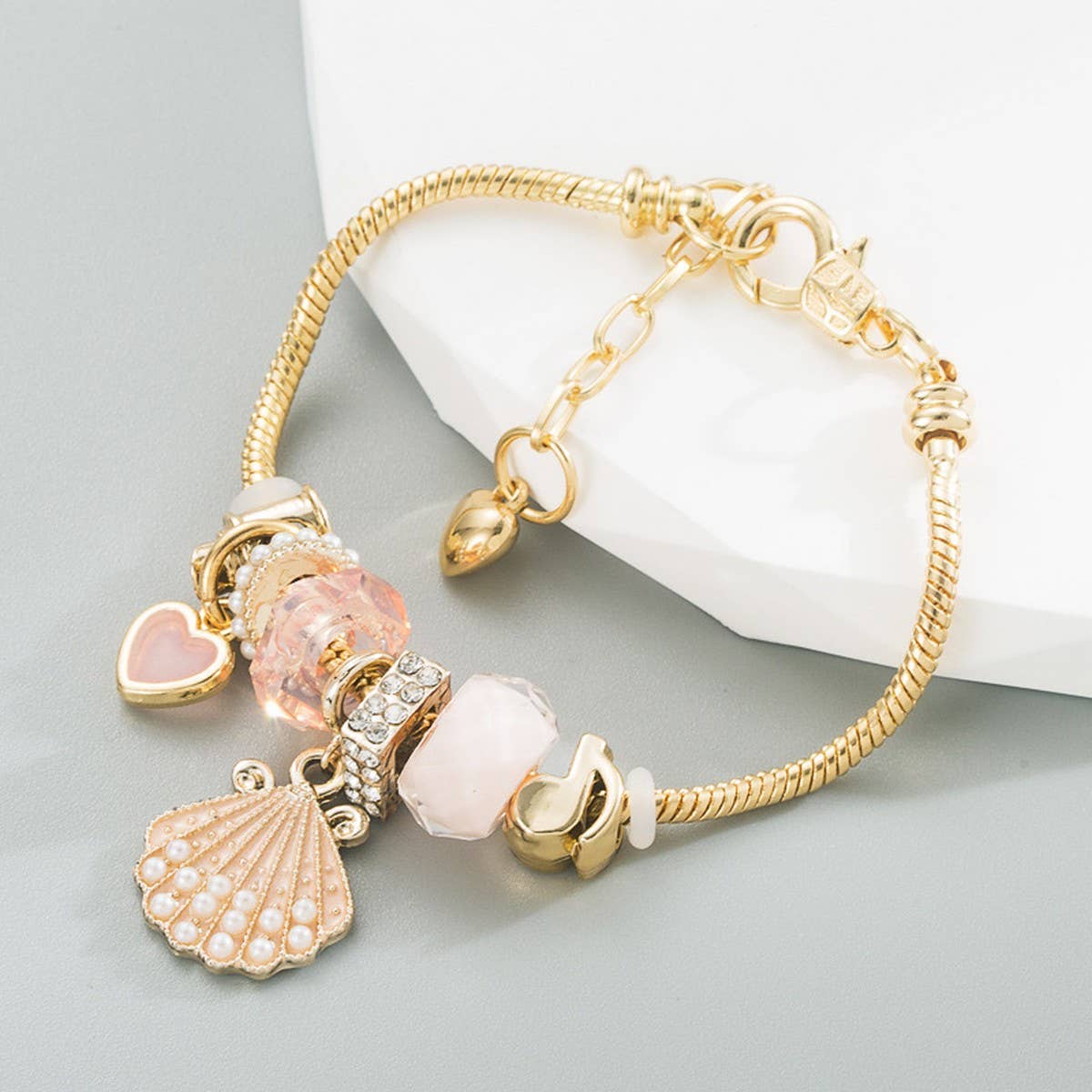 GOLD ALLOY ADJUSTABLE PEARL SHELL BRACELET_CWMM8501