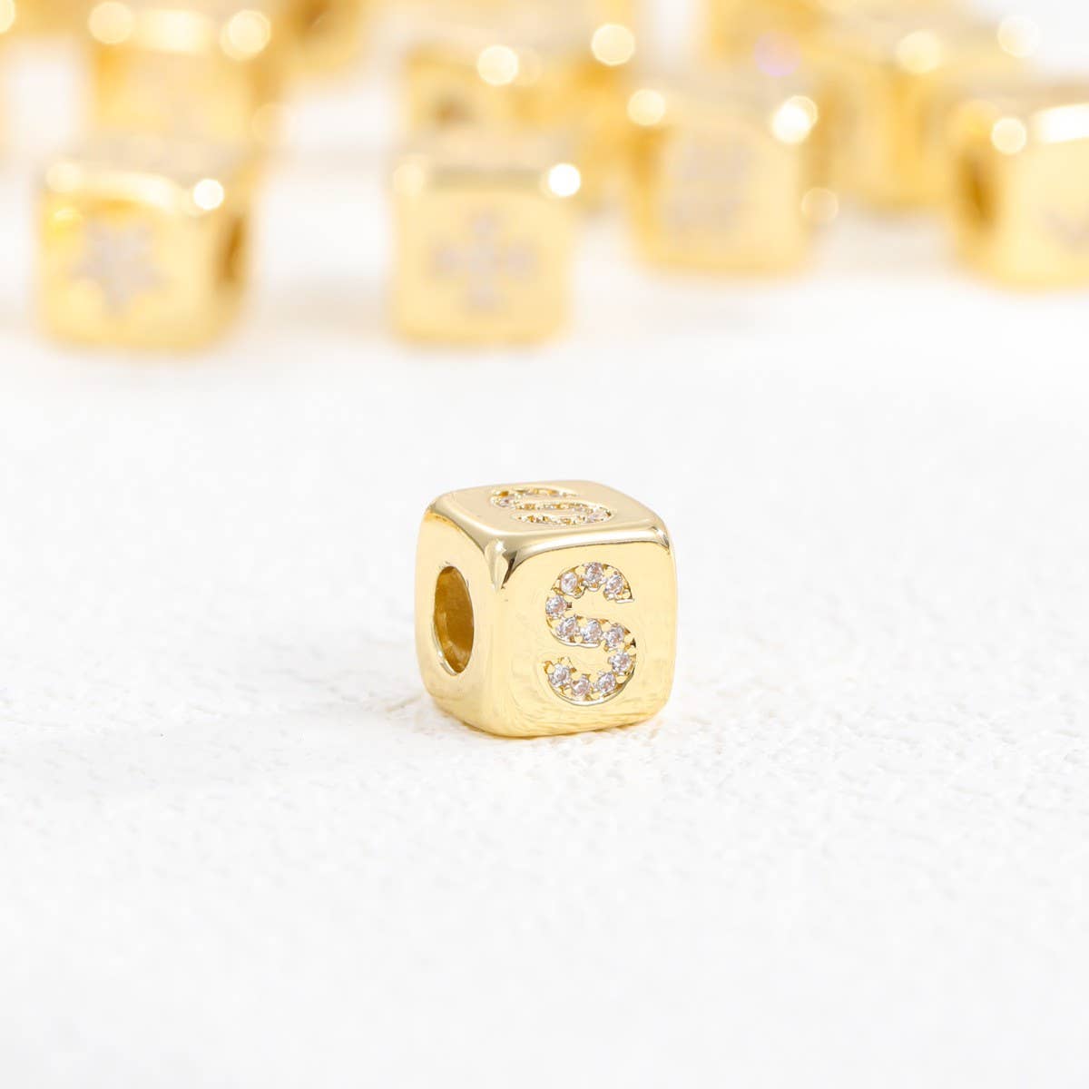 18K GOLD PLATED ZIRCONIA DICE PENDANT NECKLACE_CWMM5876