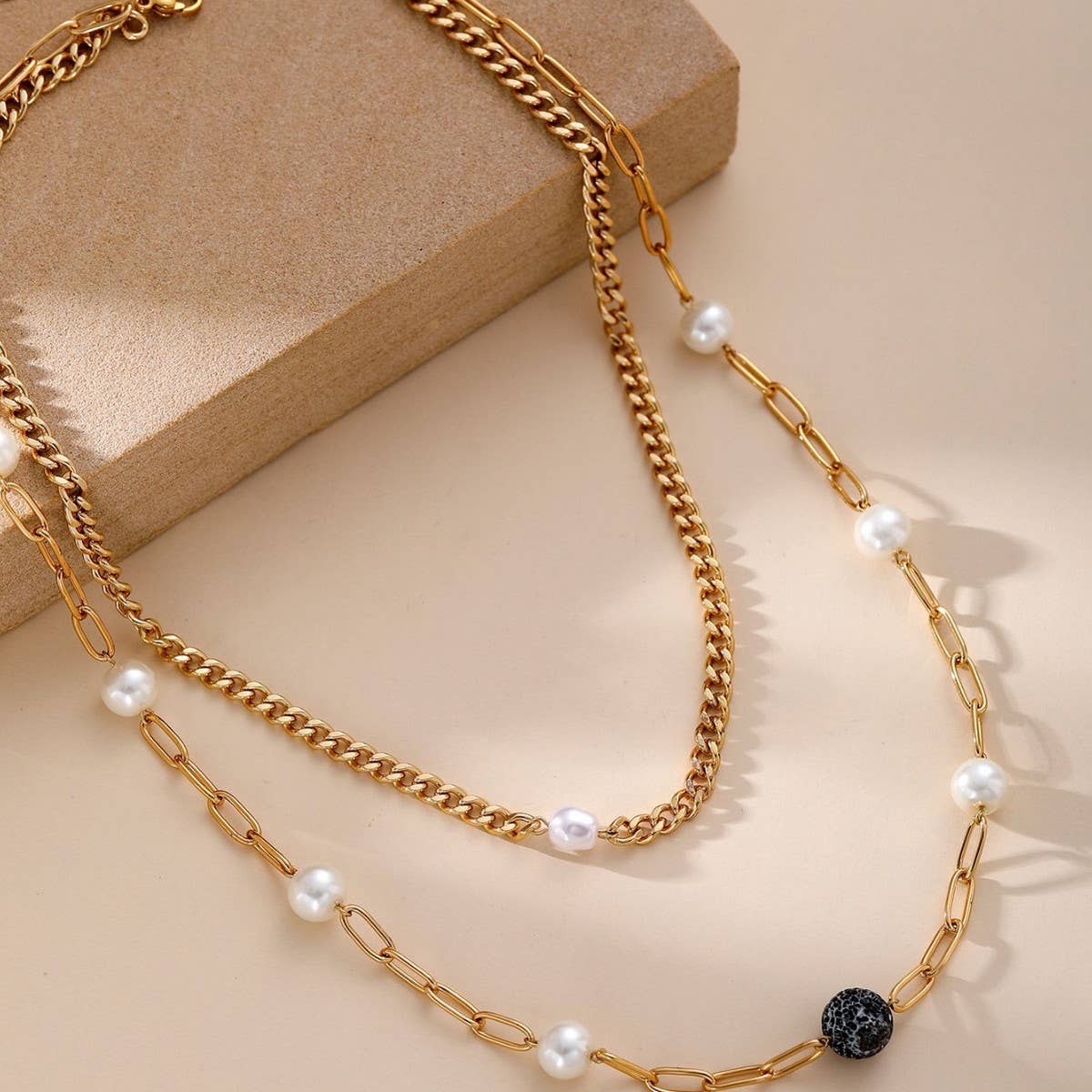 PEARL PENDANT CHAIN LAYERED NECKLACE_CWMM3627