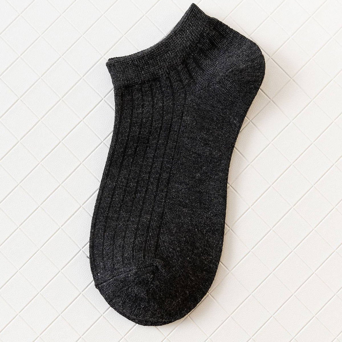 SOLID VERTICAL STRIPES BREATHABLE ANKLE SOCKS_CWMS032