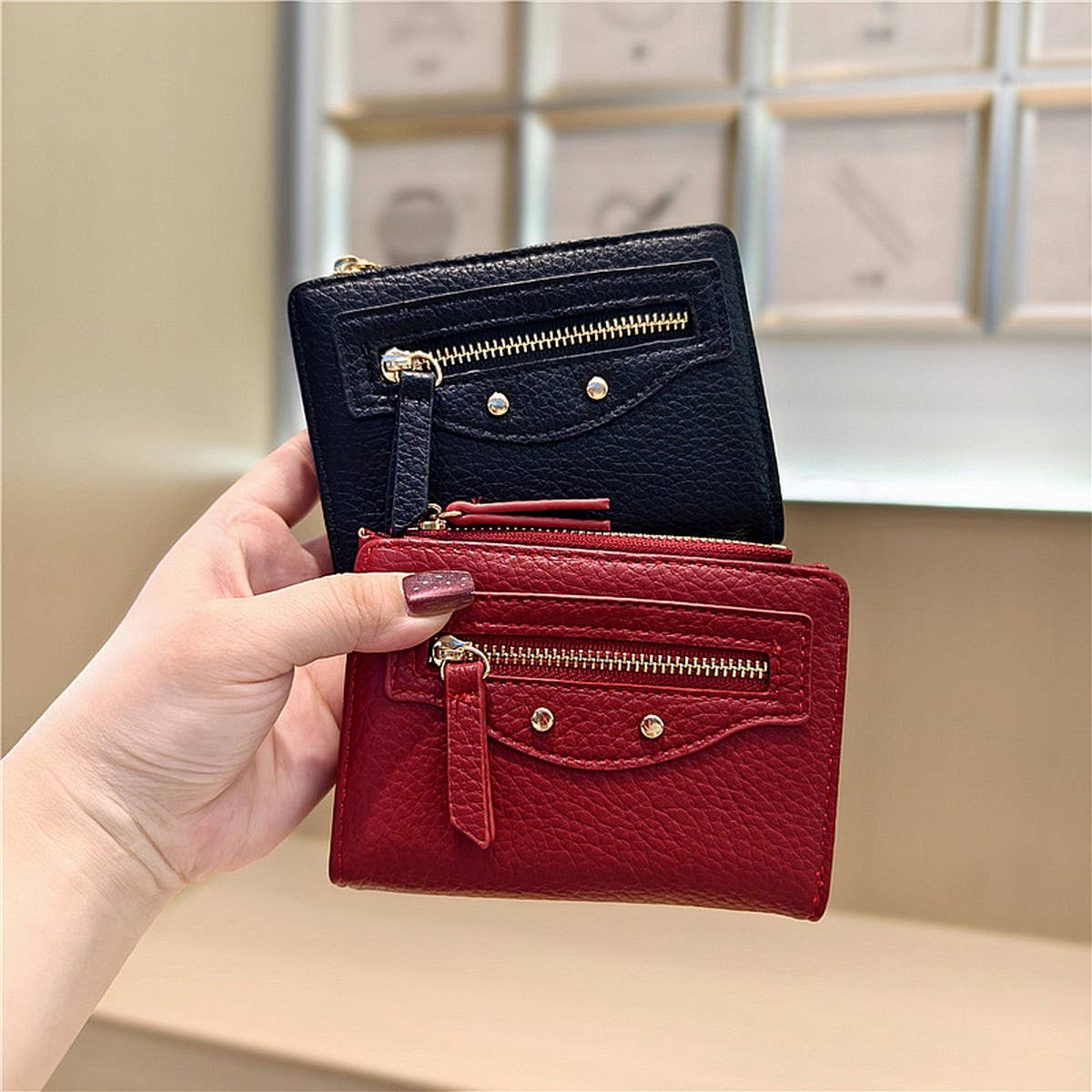 Minimalist Zip Wallet With Studded Details_Cwab06234