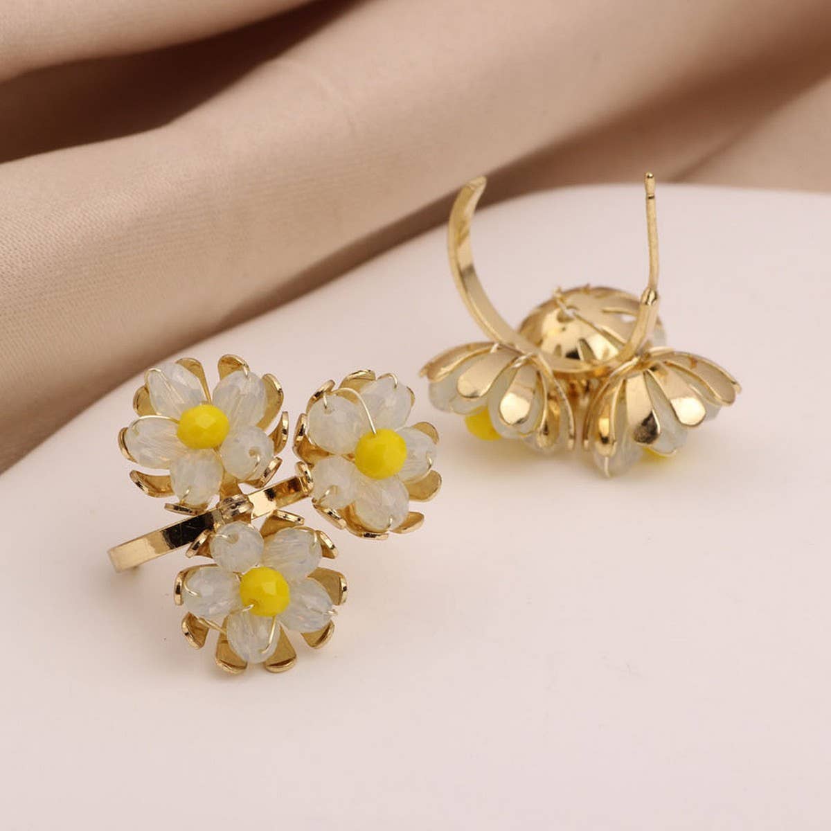 SWEET AND ELEGANT HAND WOVEN CRYSTAL EARRINGS_CWAJE4003