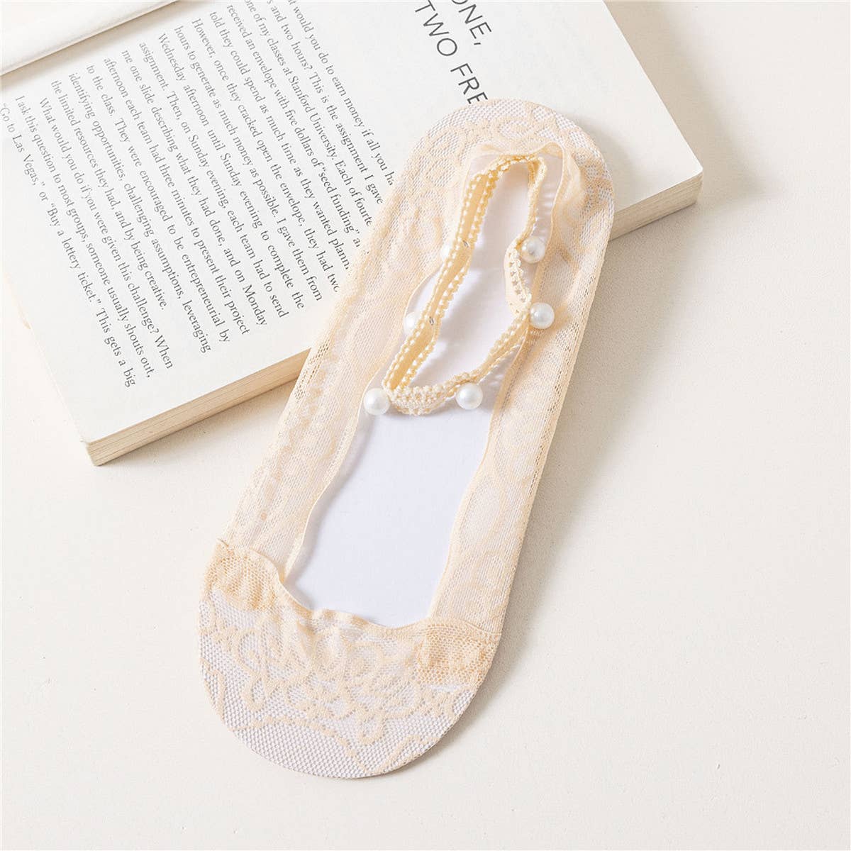Women Pearl Lace Solid Color Invisible Socks_Cwms0495