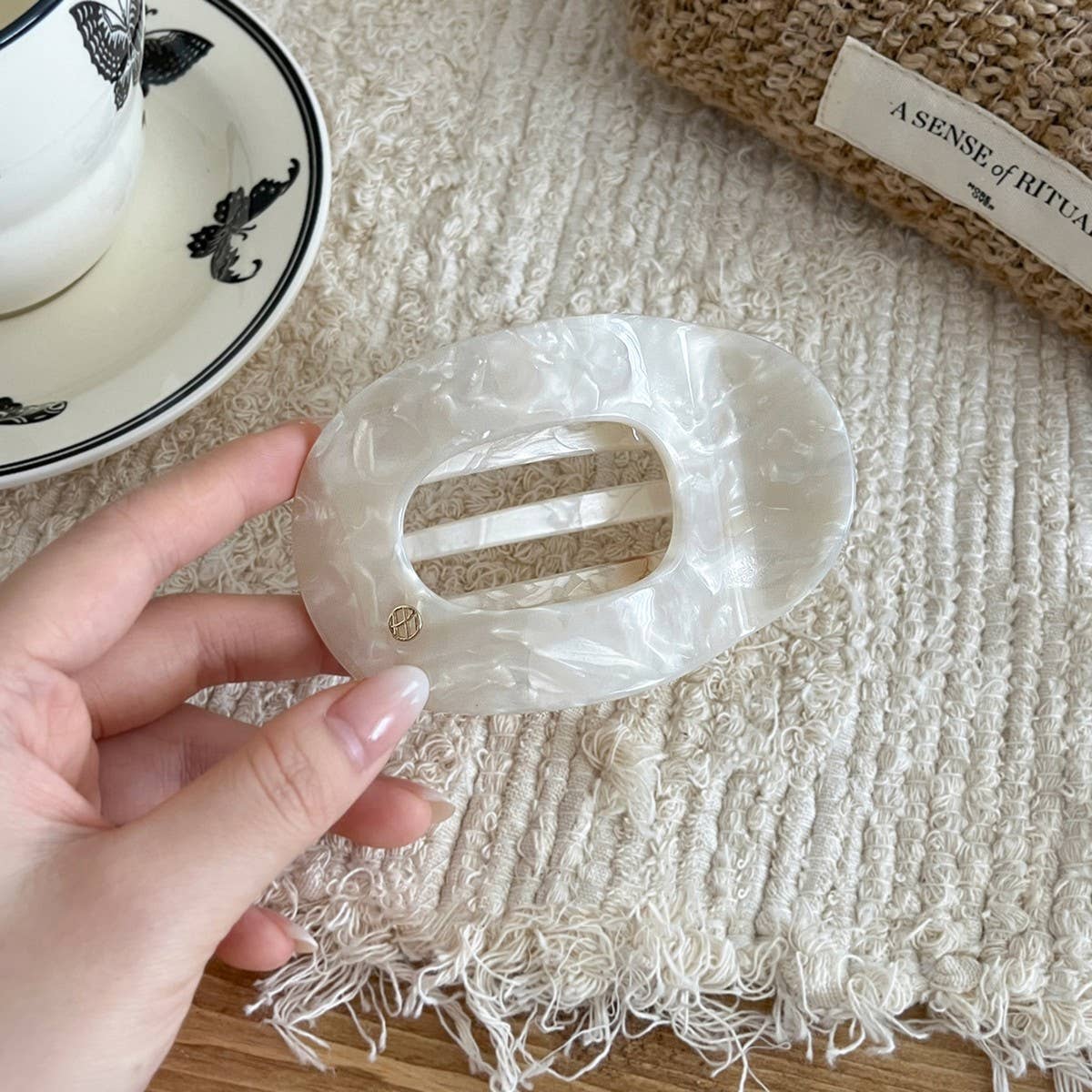 Oval Flat Hair Claw Lazy Retro Shark Clip_Cwaha08044