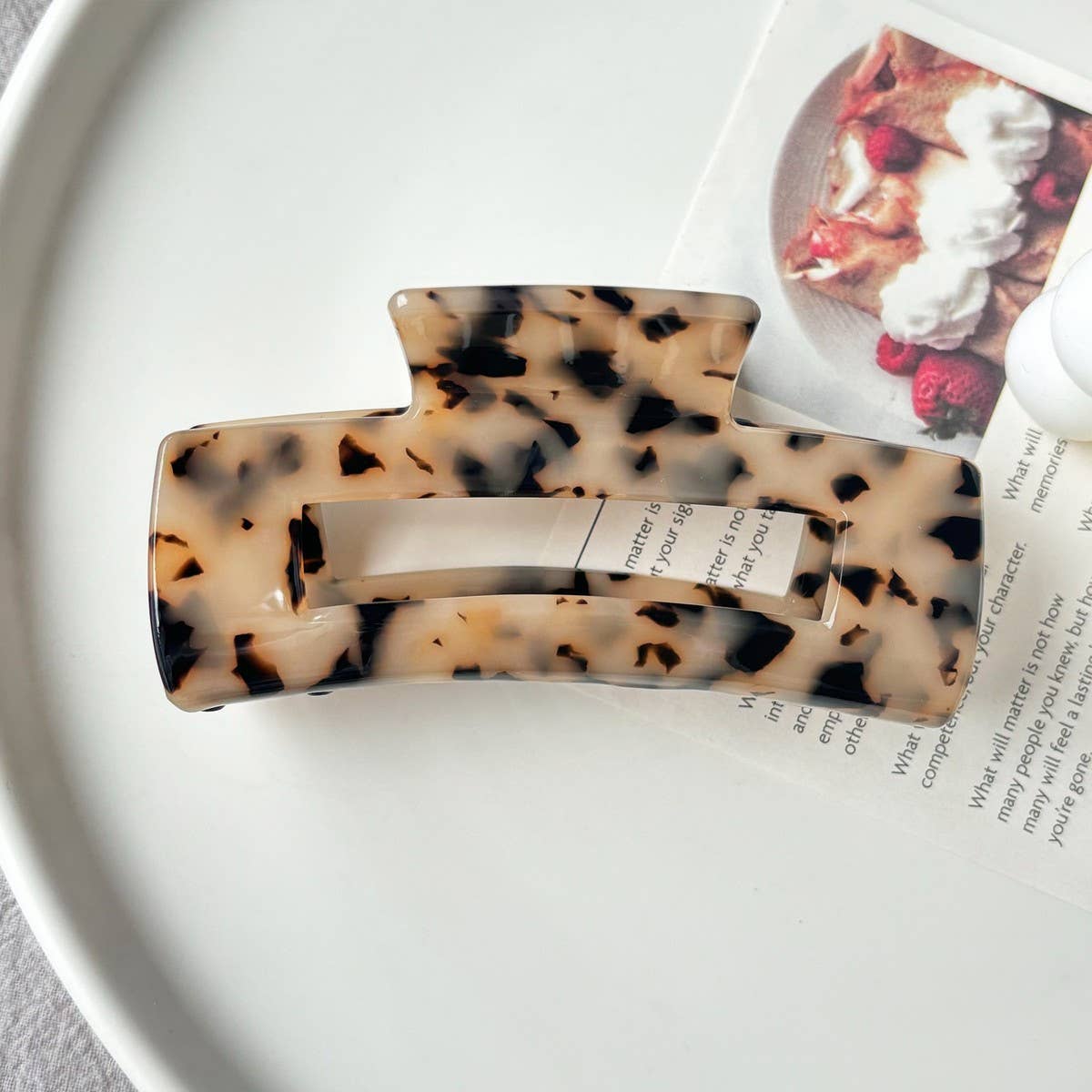 Elegant Leopard Acetate Hair Clip ? Large_Cwaha07258