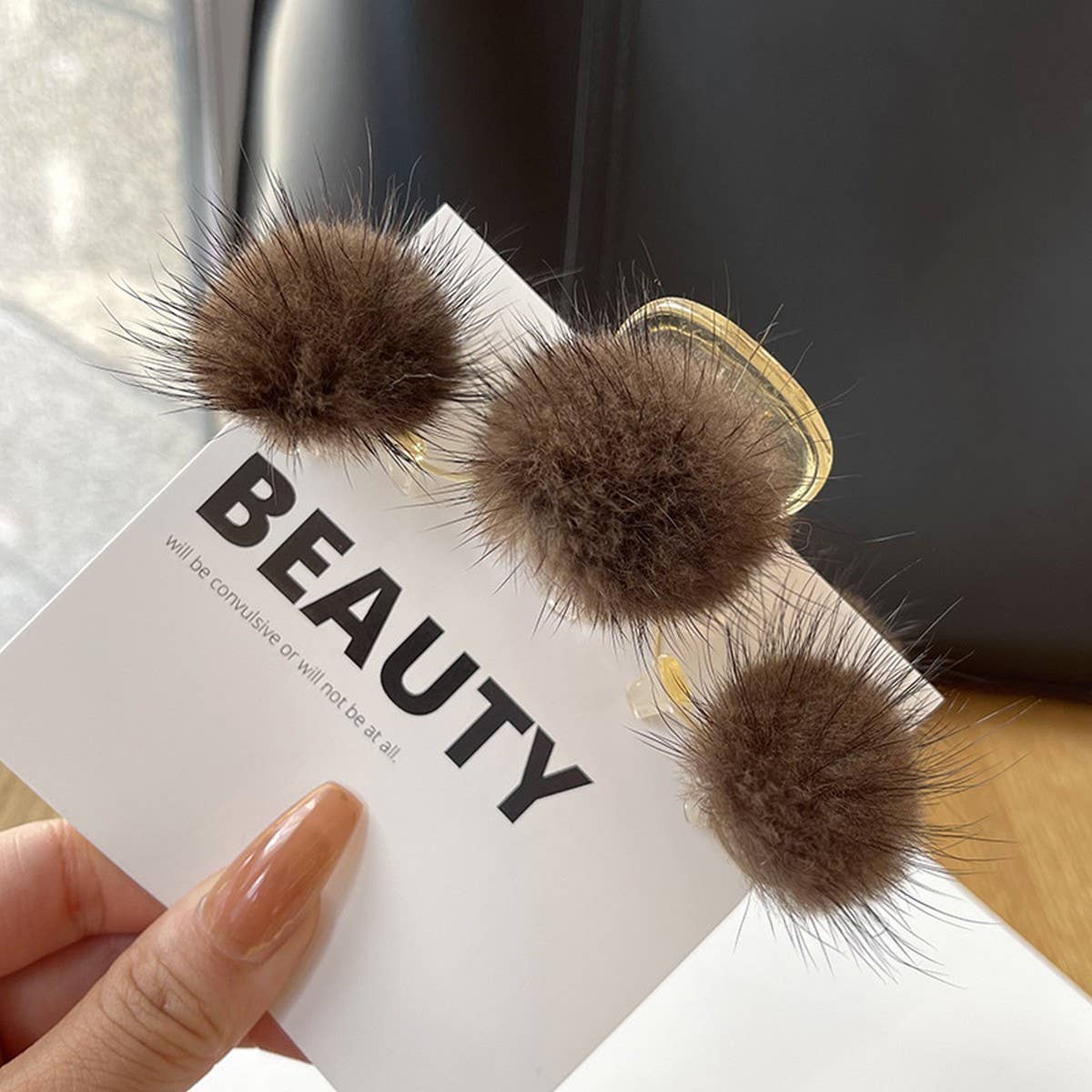 TEMPERAMENT REAL MINK FUR PLUSH BALL HAIRPIN_CWAHA3324