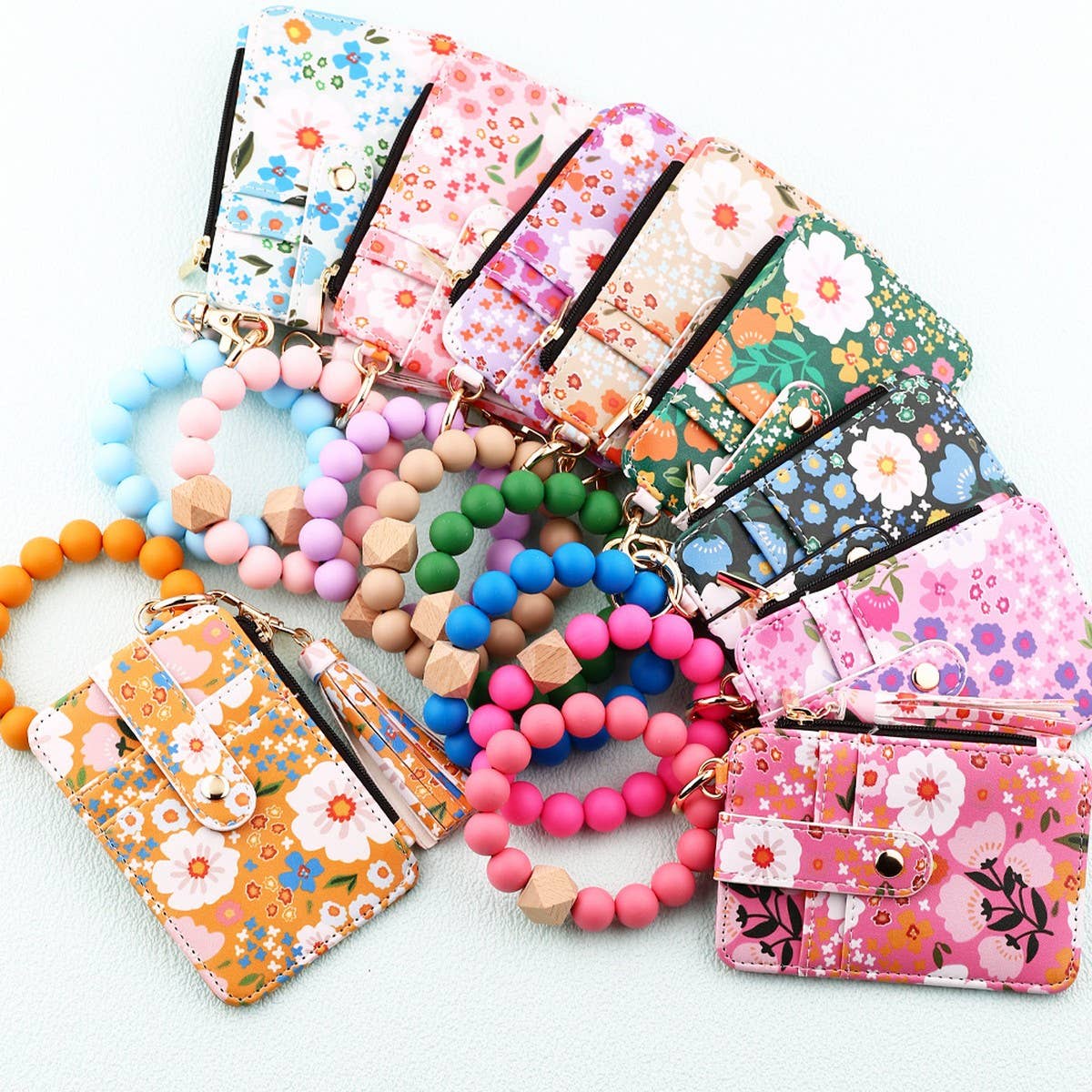 PRINTED LEATHER CARD HOLDER WITH BEADED BRACELET_CWAB4932
