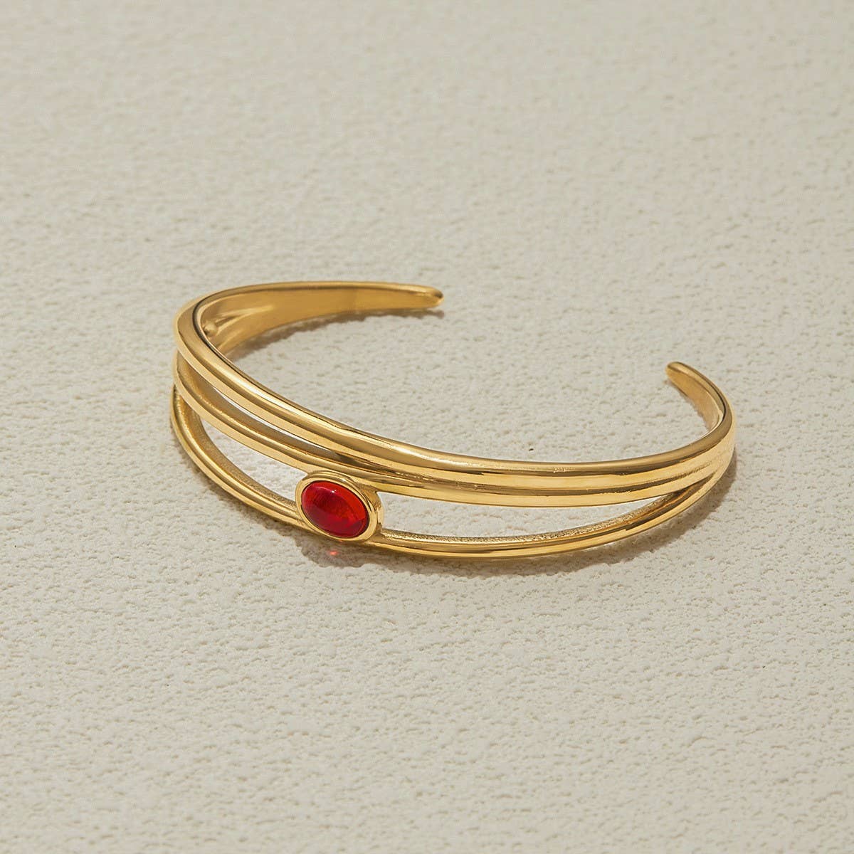 LUXURY 18K GOLD TRIPLE LAYER RED STONE OPEN CUFF_CWAJE4818