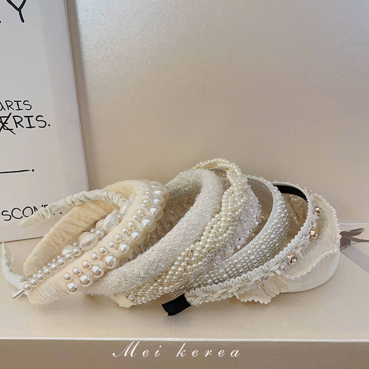 RETRO LOVE TWIST PEARL HEADBAND_CWAHA0829