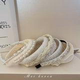 RETRO LOVE TWIST PEARL HEADBAND_CWAHA0829
