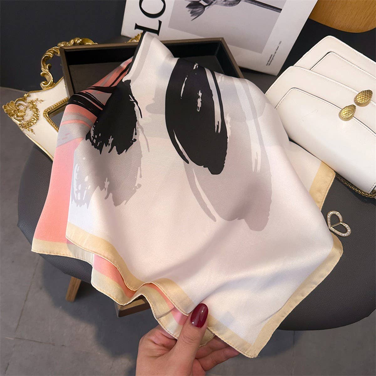 SMALL FRESH AND ARTISTIC SMALL SQUARE TOWEL_CWASC1438