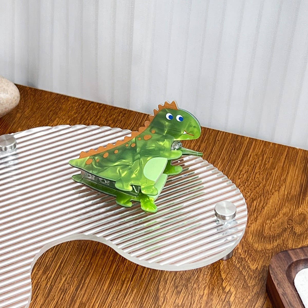 ACRYLIC DINOSAUR HAIR CLAW CUTE FUN SHARK CLIP_CWAHA2072