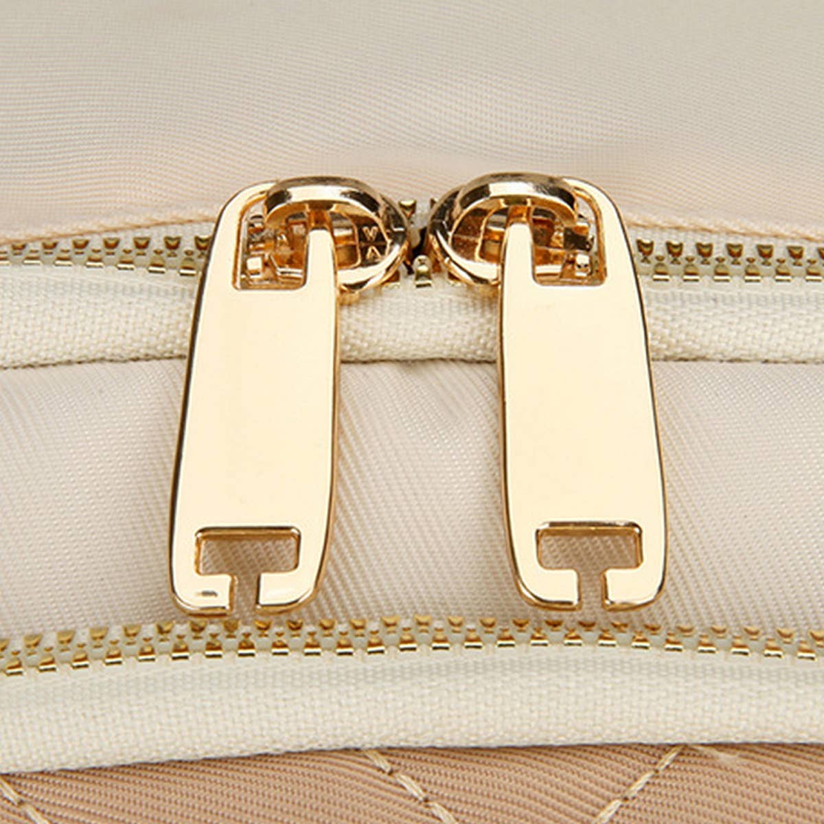 FASHIONABLE LIGHTWEIGHT BACKPACK_CWAB2741