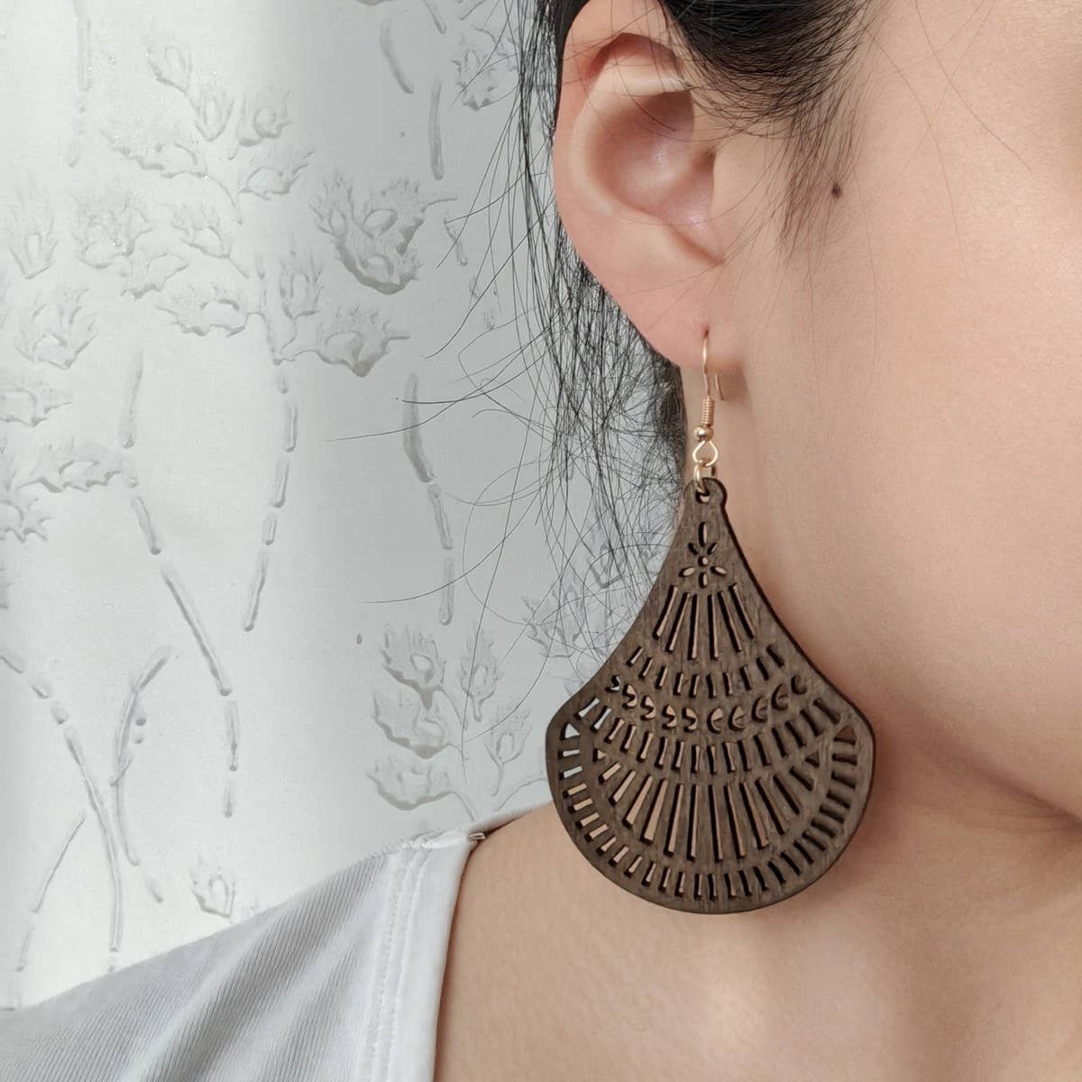 SIMPLE AND FASHIONABLE HOLLOW WATER DROP EARRINGS_CWAJE1572