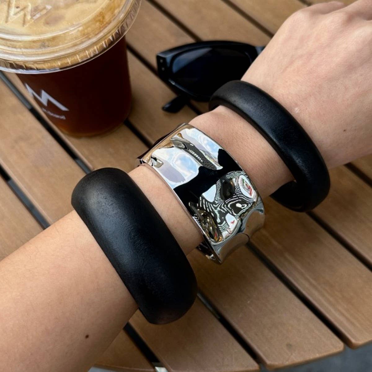 NEW METAL GEOMETRIC SMOOTH SPRING BRACELET_CWMM3104