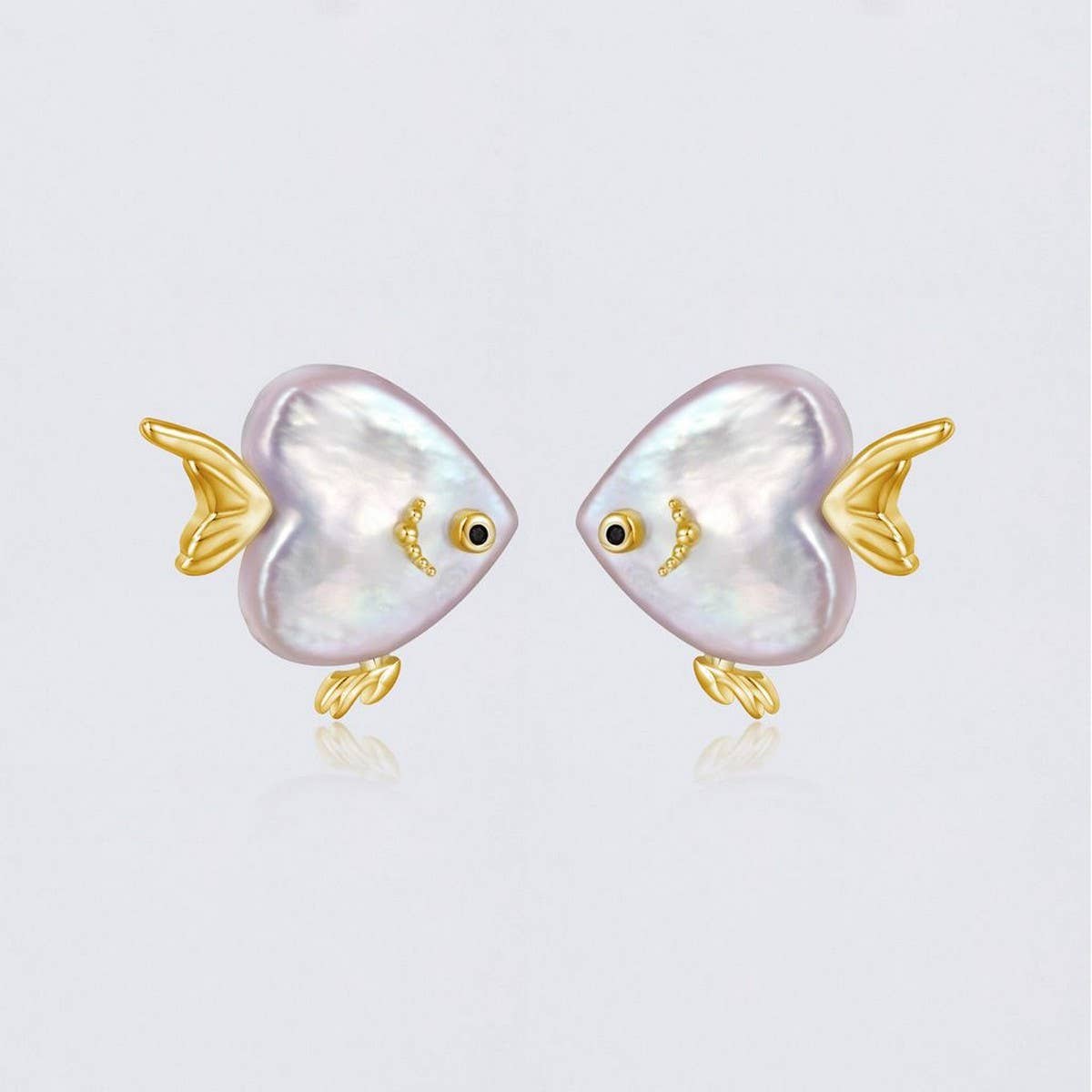 DESIGN NATURAL PEARL HEART FISH EARRINGS_CWAJE5129