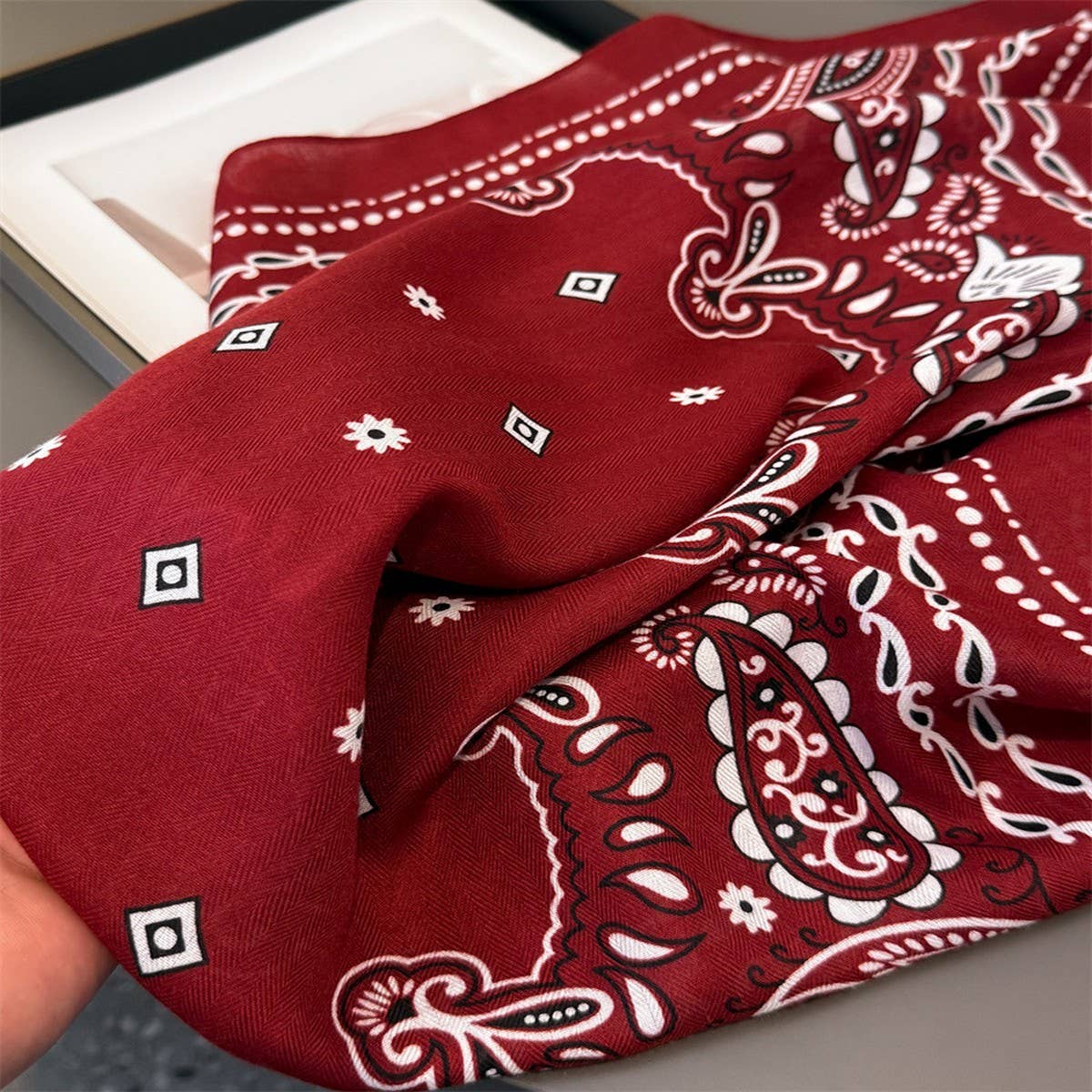 Paisley Herringbone Linen Feel Silk Scarf_Cwasc03310