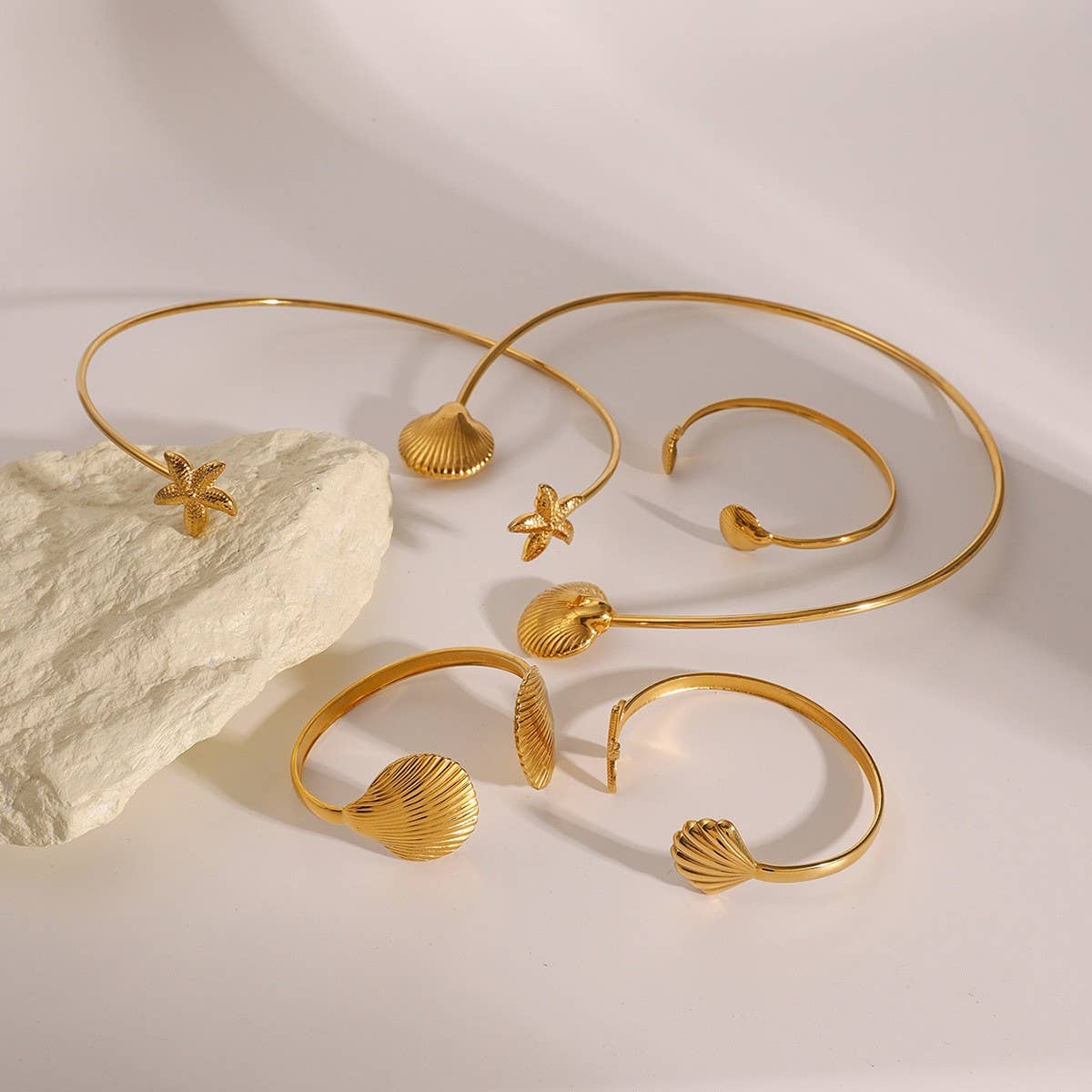 18K GOLD SEASHELL OPEN CUFF VINTAGE STYLE_CWAJE4664