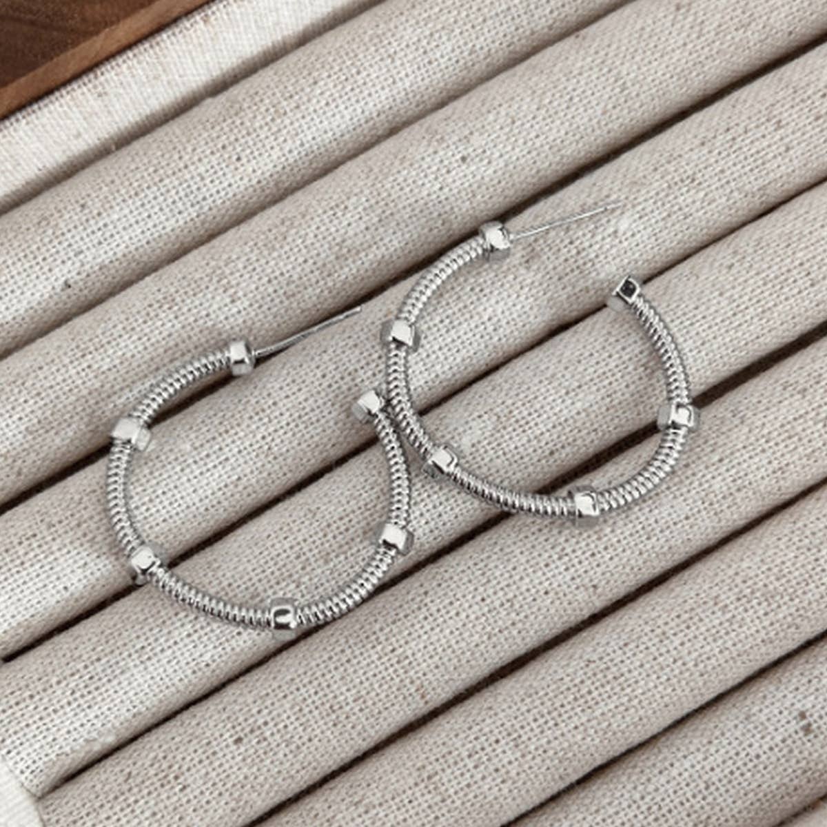 PERSONALIZED SCREW CAP CURVED EARRINGS_CWAJE1453