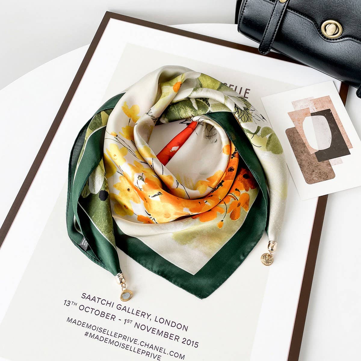 Magnetic Print Triangle Scarf For Spring Style_Cwasc02917