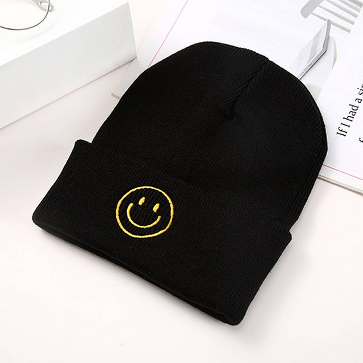 Cwah04346_Embroidered Smiley Knit Beanie Hat