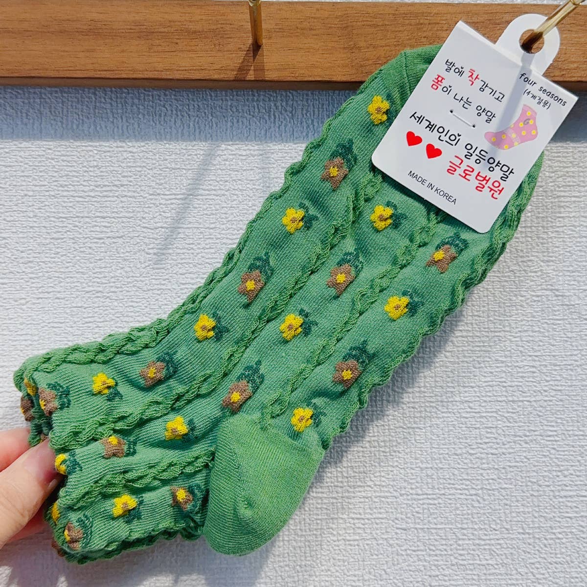 COMFORTABLE VERTICAL STRIPED COTTON SOCKS_CWMS0421